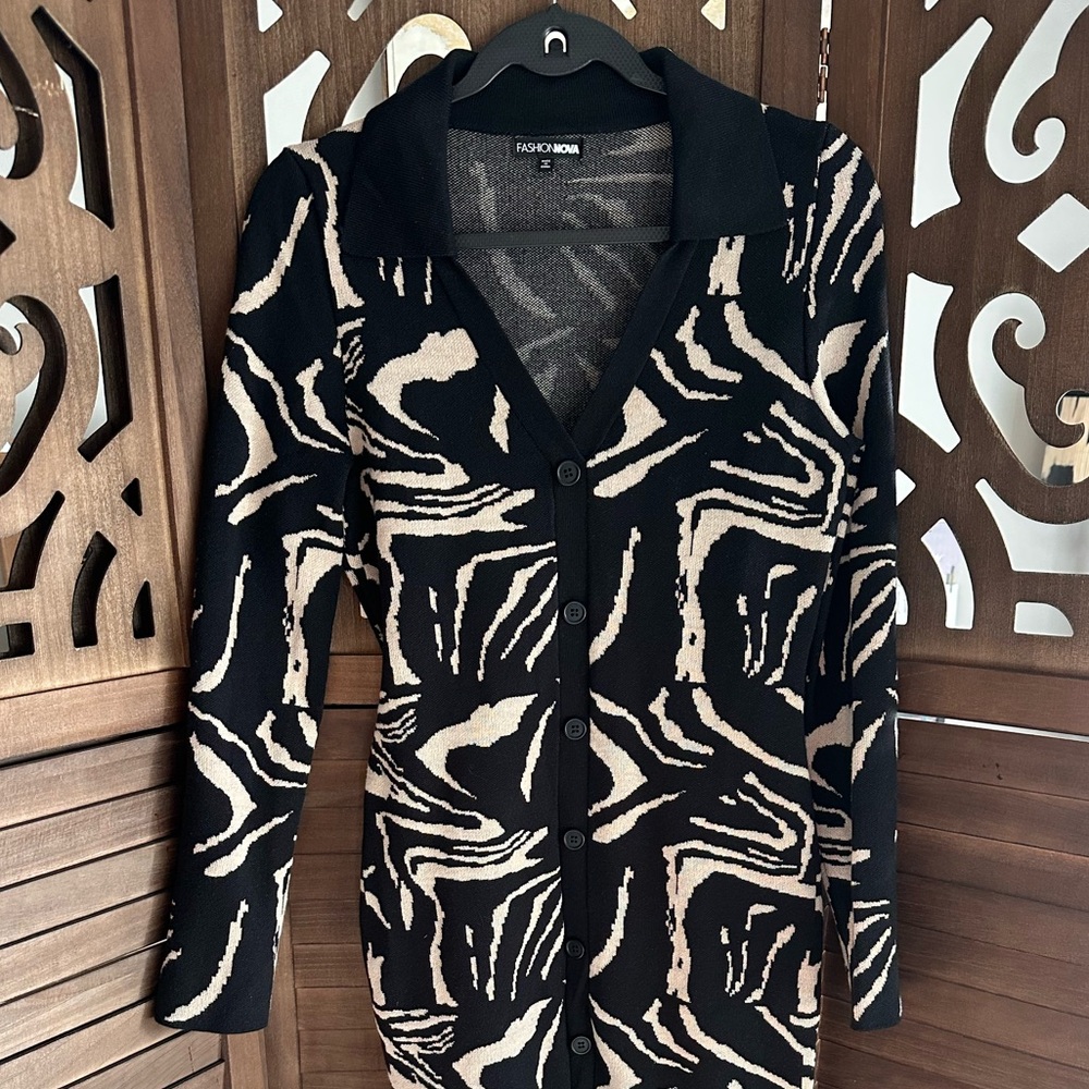 Black and Beige Patterned Button-Front Knit Dress… - image 4